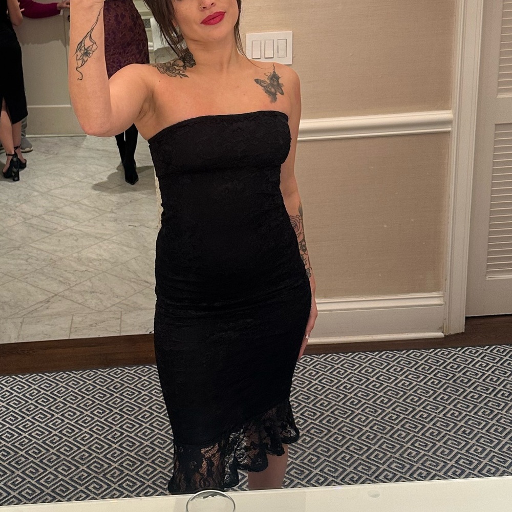 PrettyLittleThing Black Strapless Dress